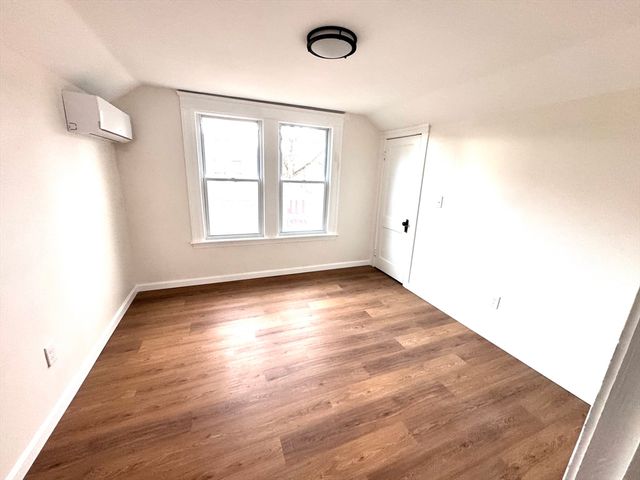 9 Idalla Ave, Worcester, MA 01606