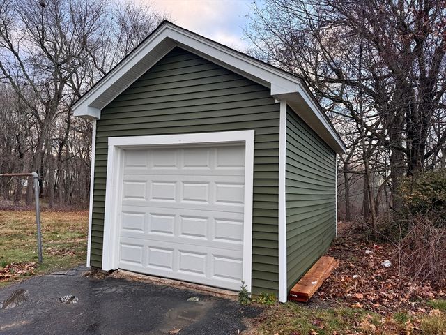 9 Idalla Ave, Worcester, MA 01606