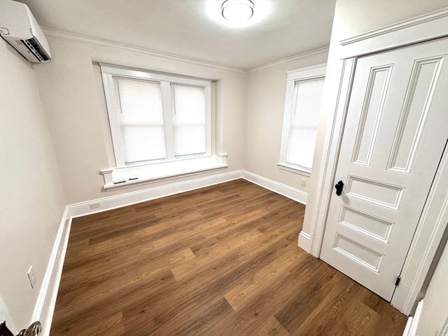 9 Idalla Ave, Worcester, MA 01606