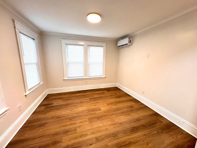 9 Idalla Ave, Worcester, MA 01606