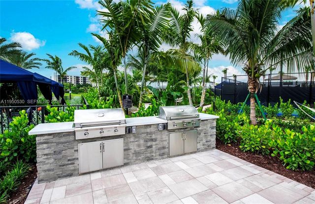 2121 S Appleton Cir S, Oakland Park, FL 33309