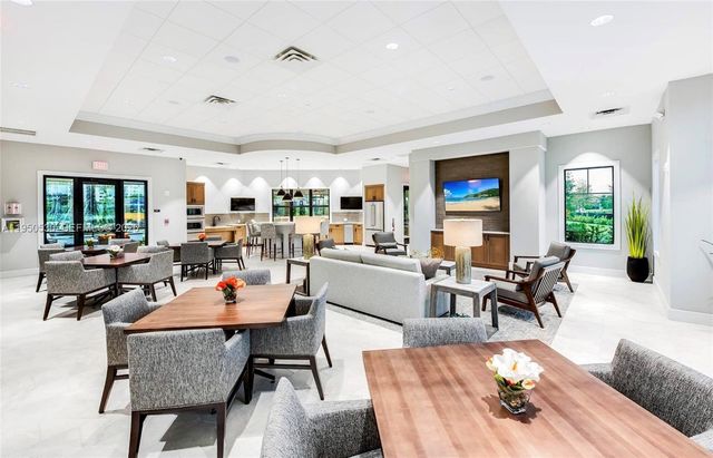 2121 S Appleton Cir S, Oakland Park, FL 33309