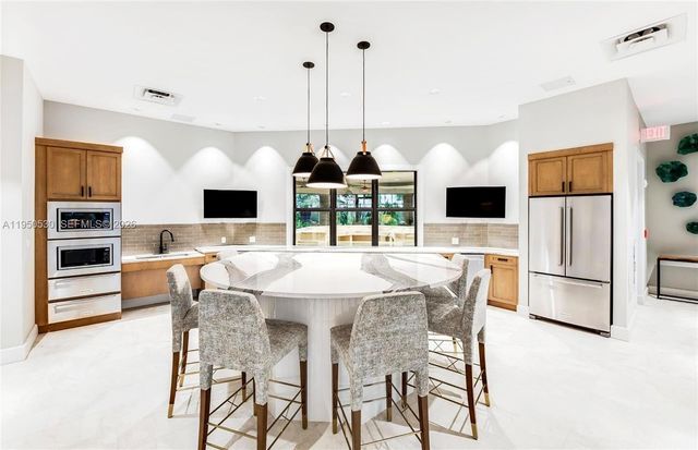 2121 S Appleton Cir S, Oakland Park, FL 33309