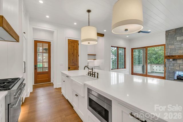 253 Old Boone Road, Blowing Rock, NC 28605