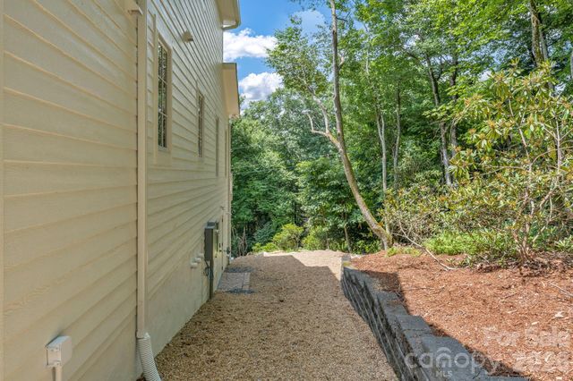 253 Old Boone Road, Blowing Rock, NC 28605