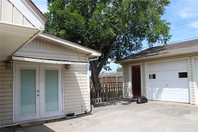 1306 Aswan Dr, Corpus Christi, TX 78412