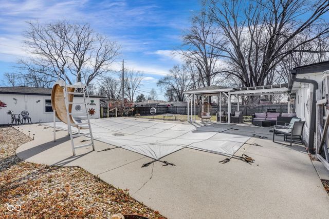 7114 S Midland Avenue, Columbus, IN 47201