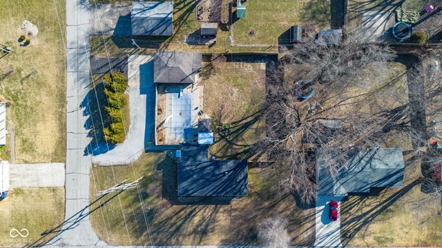 7114 S Midland Avenue, Columbus, IN 47201