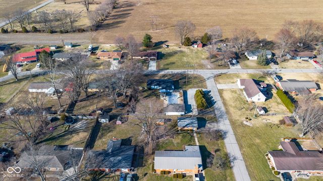 7114 S Midland Avenue, Columbus, IN 47201