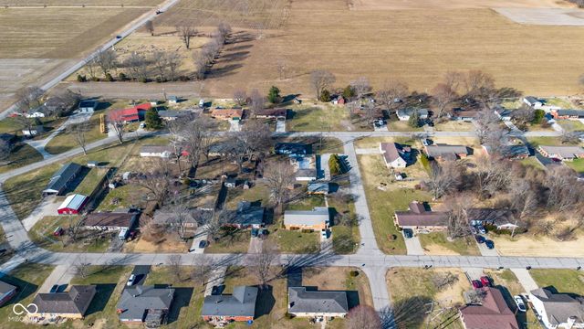 7114 S Midland Avenue, Columbus, IN 47201