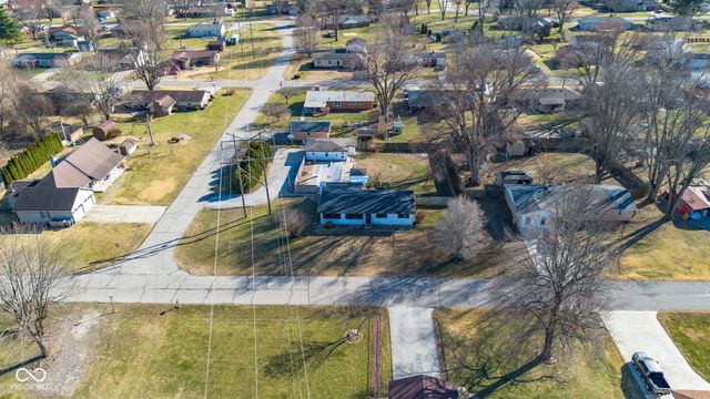 7114 S Midland Avenue, Columbus, IN 47201