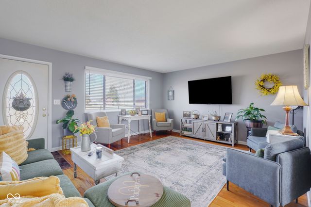 7114 S Midland Avenue, Columbus, IN 47201