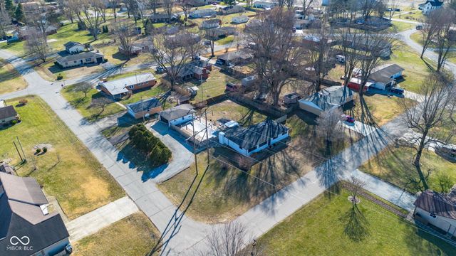 7114 S Midland Avenue, Columbus, IN 47201