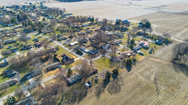 7114 S Midland Avenue, Columbus, IN 47201