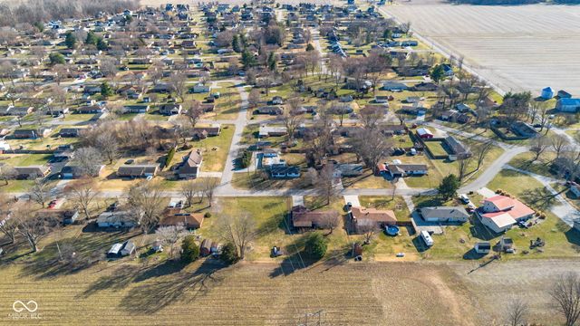 7114 S Midland Avenue, Columbus, IN 47201