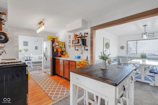 7114 S Midland Avenue, Columbus, IN 47201