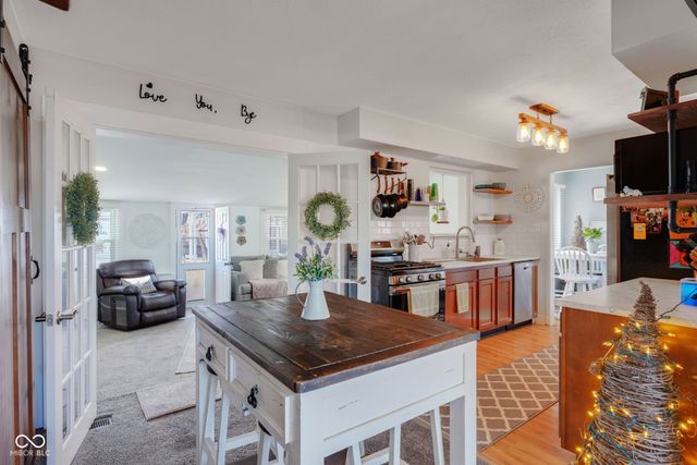 7114 S Midland Avenue, Columbus, IN 47201