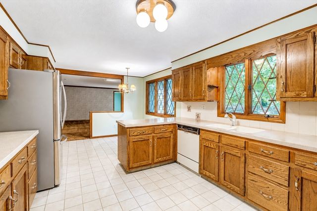 120 Green Tree Lane, Somers, CT 06071