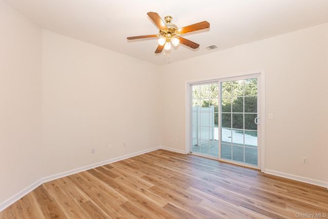 975 Main Street 12, Farmingdale, NY 11735