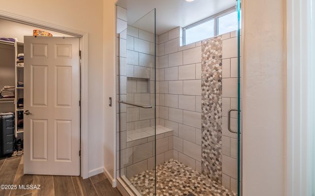 1367 E Golden Rock Way, Green Valley, AZ 85614