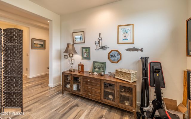 1367 E Golden Rock Way, Green Valley, AZ 85614