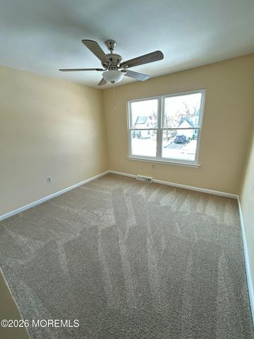 17 Country Lane, Hamilton, NJ 08609