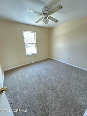 17 Country Lane, Hamilton, NJ 08609