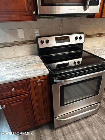 17 Country Lane, Hamilton, NJ 08609