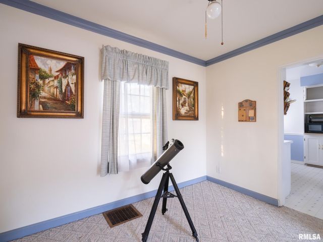 1001 E FORREST HILL Avenue, Peoria, IL 61603