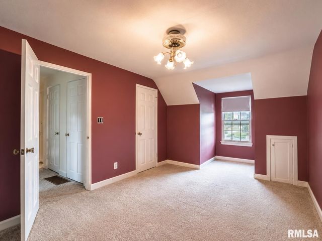1001 E FORREST HILL Avenue, Peoria, IL 61603