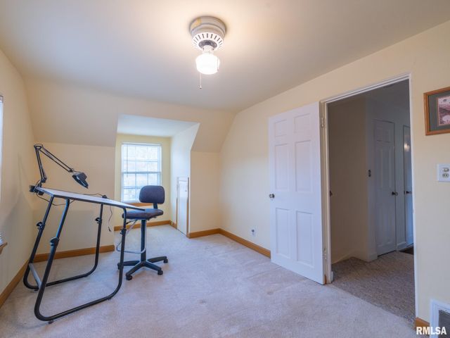 1001 E FORREST HILL Avenue, Peoria, IL 61603