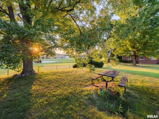 1001 E FORREST HILL Avenue, Peoria, IL 61603
