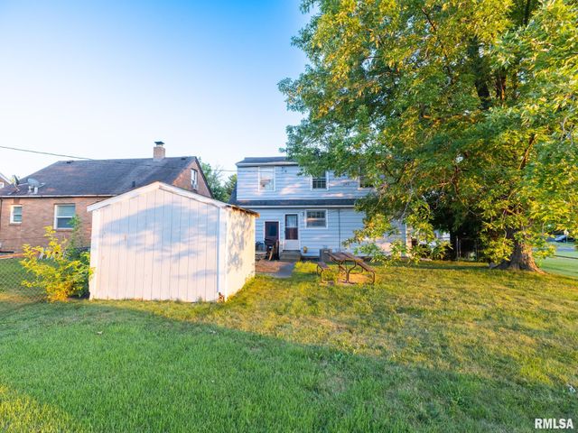1001 E FORREST HILL Avenue, Peoria, IL 61603
