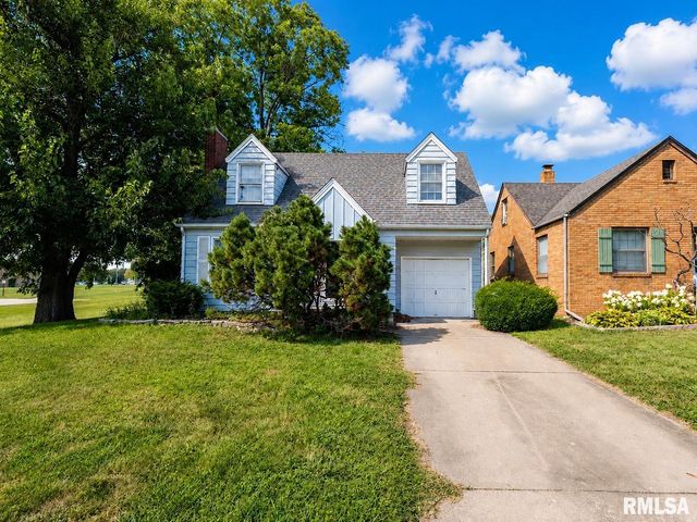 1001 E FORREST HILL Avenue, Peoria, IL 61603