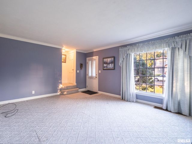 1001 E FORREST HILL Avenue, Peoria, IL 61603