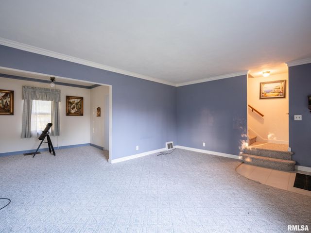1001 E FORREST HILL Avenue, Peoria, IL 61603