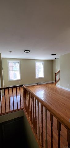 71 Lander Street, Newburgh, NY 12550