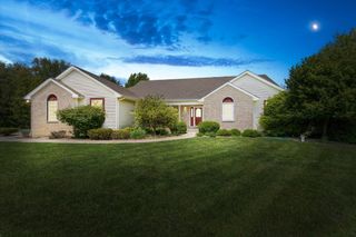 27100 Deerfield Lane, Jefferson Twp, MI 49112