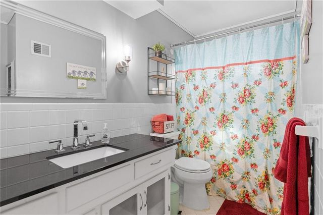 3723 E 104th Street, Kansas City, MO 64137