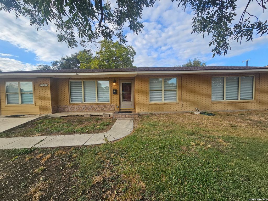 1227 Oblate, San Antonio, TX 78216