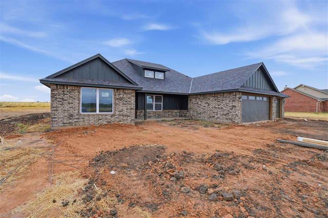 6221 SW 112th St, Lawton, OK 73505