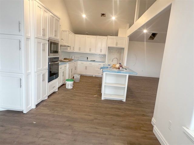 6221 SW 112th St, Lawton, OK 73505