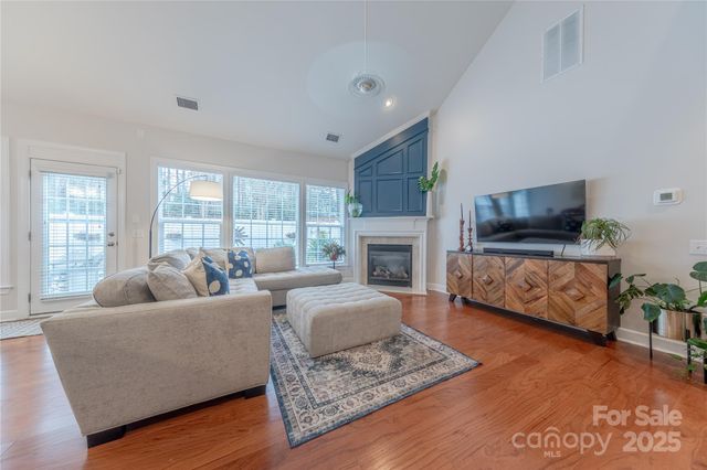 8127 Oratorio Place, Charlotte, NC 28270