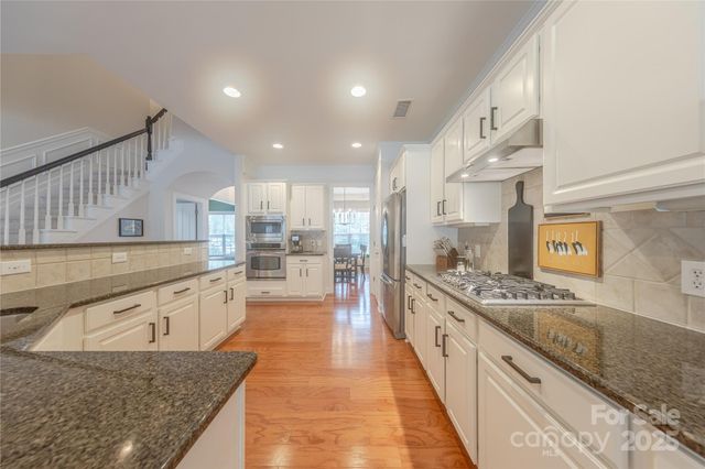 8127 Oratorio Place, Charlotte, NC 28270