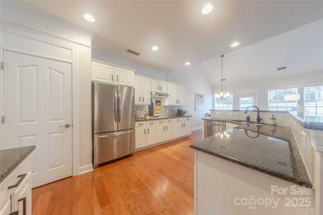 8127 Oratorio Place, Charlotte, NC 28270