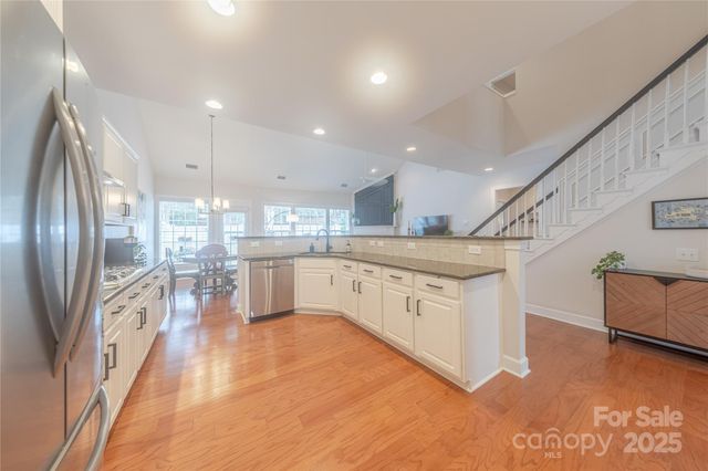 8127 Oratorio Place, Charlotte, NC 28270