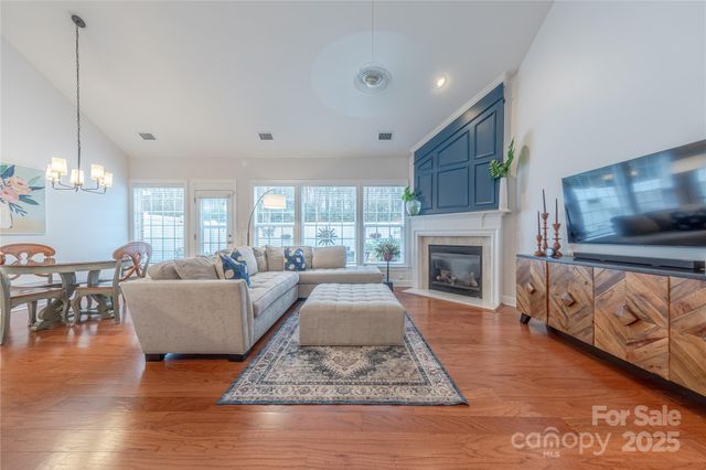 8127 Oratorio Place, Charlotte, NC 28270