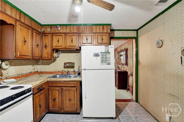 2205 Ogeechee Road, Savannah, GA 31415