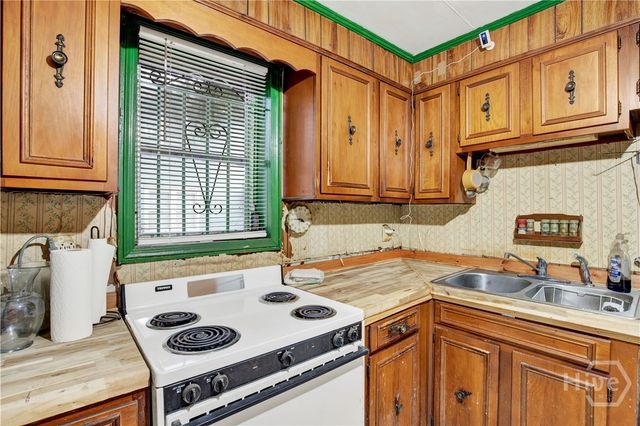 2205 Ogeechee Road, Savannah, GA 31415