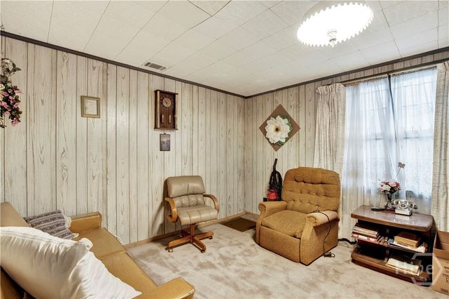 2205 Ogeechee Road, Savannah, GA 31415